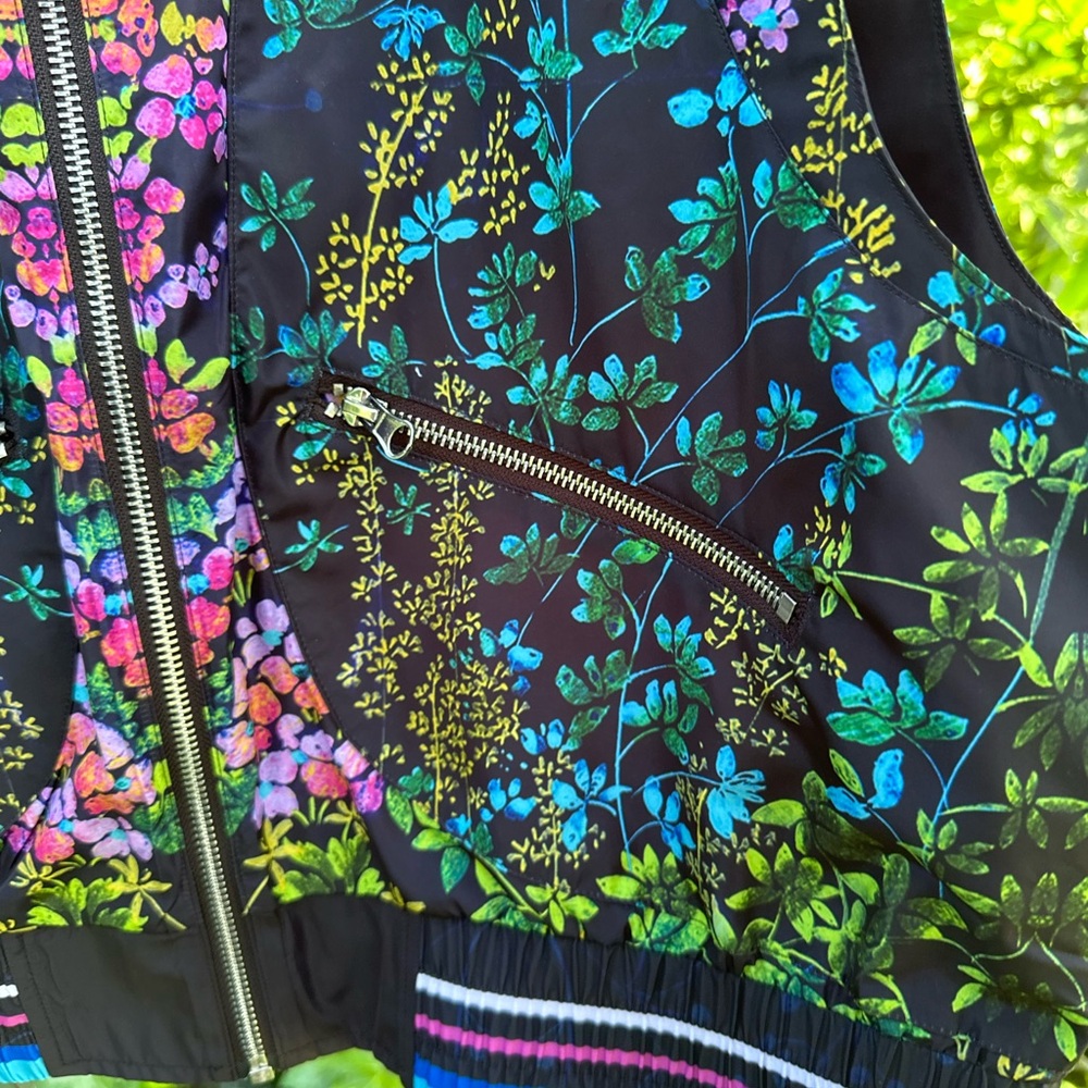 Johnny Was Black Vest with Vibrant Floral Design - Picture 8 of 16
